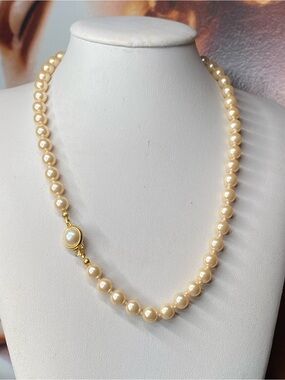 CAROLEE Champagne Glass Faux Pearl Beaded Necklace Gold Tone Pearl Clasp 18”